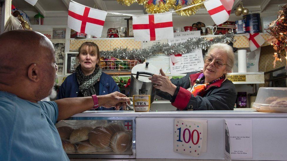 Jane Tothill serving tea