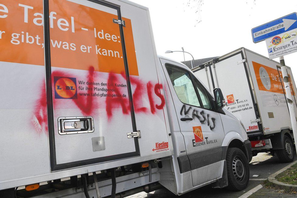 Essener Tafel van with "Nazis" graffiti, 26 Feb 18