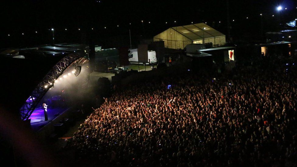 The Standon Calling festival crowd at the main stage