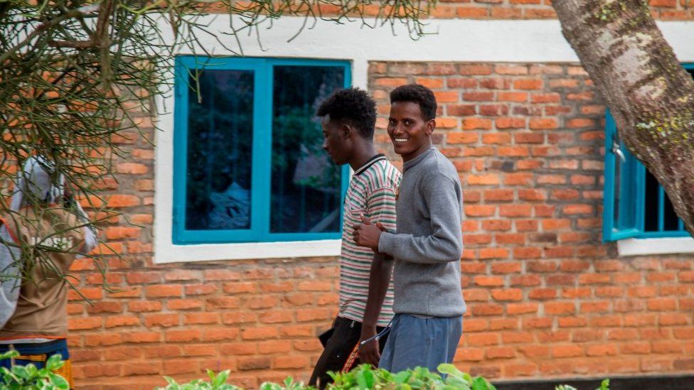 Люди на объекте ООН в Гашоре в Руанде, 2019 г.