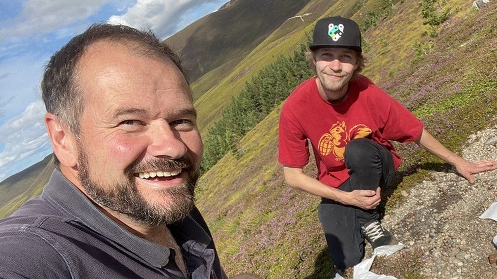 Kirk Watson and Scott Fleming filming in Cairngorms