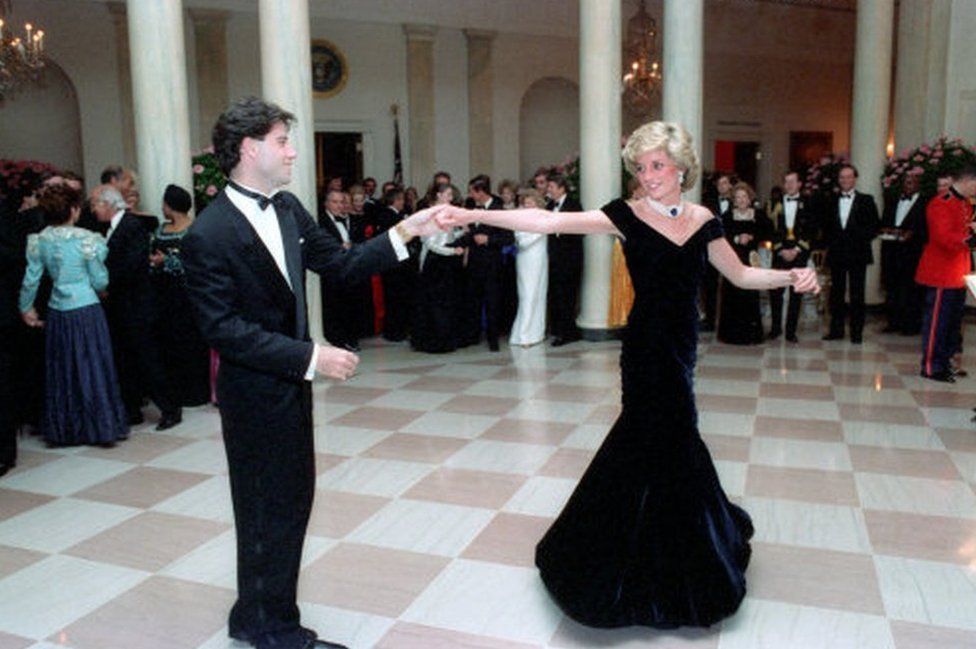 Princess Diana dances with John Travolta at the White House on 9 November 1985.