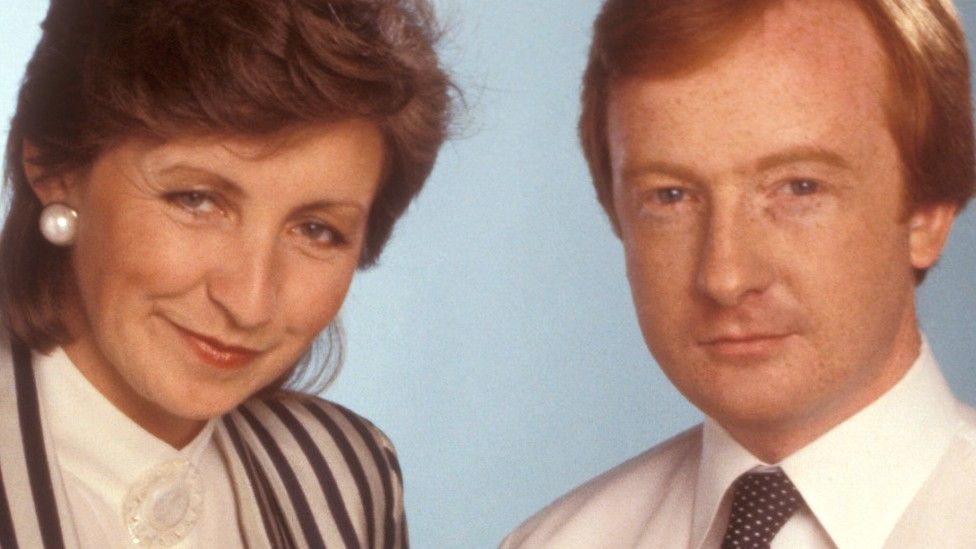 Ведущие Six O'Clock News Сью Лоули и Николас Уитчелл, на фото 1984 года