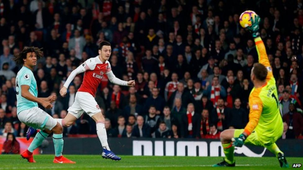 Arsenal 5-1 Bournemouth: Gunners score five to stay in top four - BBC Sport