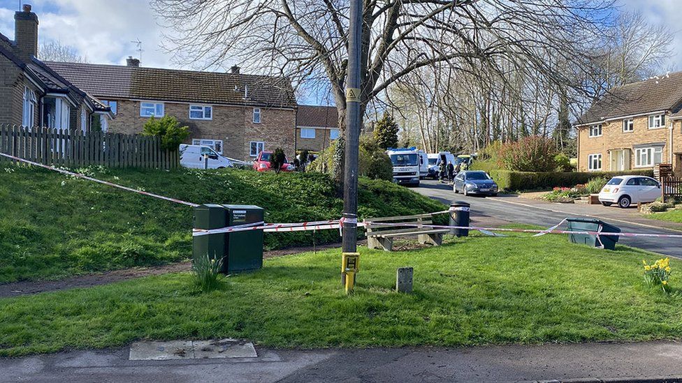 Bomb squad in Loring Road, Sharnbrook
