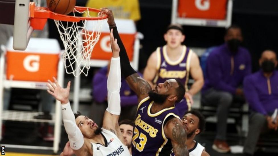 NBA: Anthony Davis Leads Los Angeles Lakers To Seventh Straight Win ...