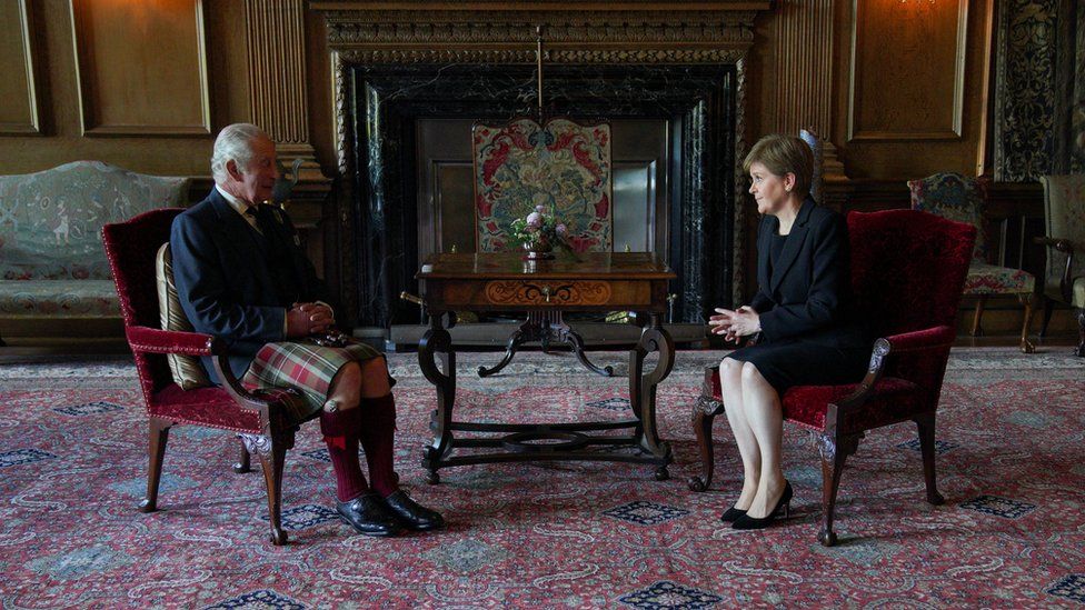 The monarchy's delicate Scottish balancing act BBC News