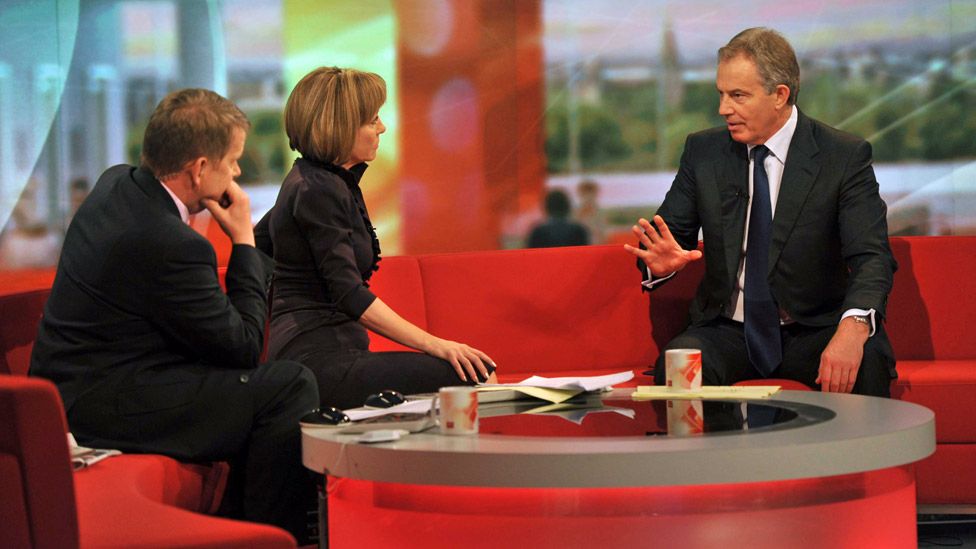 Тони Блэр дал интервью ведущим Сиан Уильямс и Биллу Тернбуллу на завтраке BBC 9 июня 2011 г.