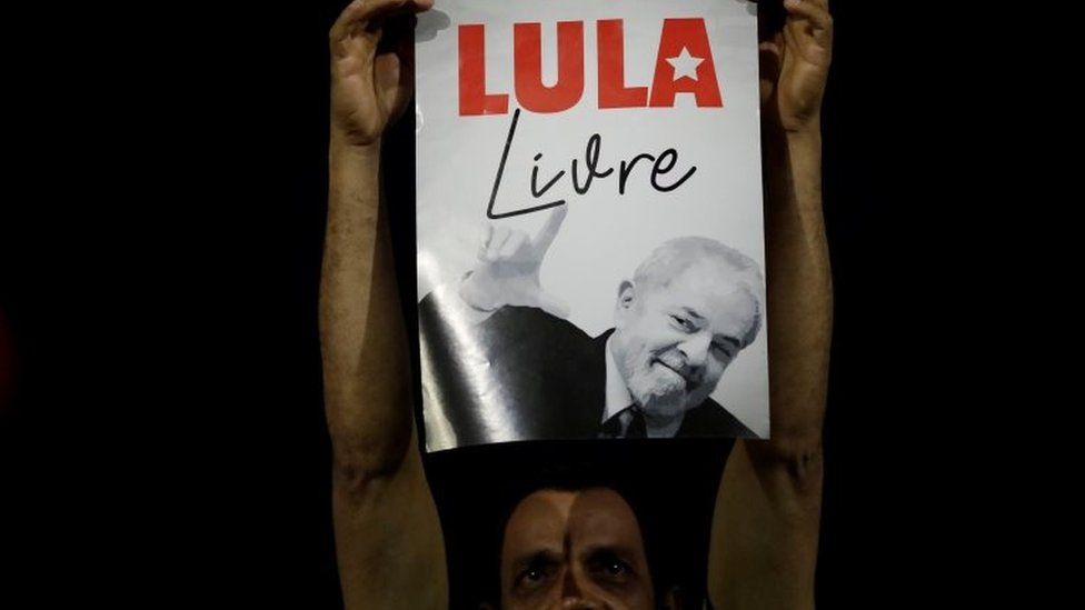 Supporters of former Brazil president Luiz Inacio Lula da Silva react during justice Rosa Weber"s session of the Supreme Court to issue a final decision about Lula"s habeas corpus plea, in Brasilia, Brazil April 4, 2018.