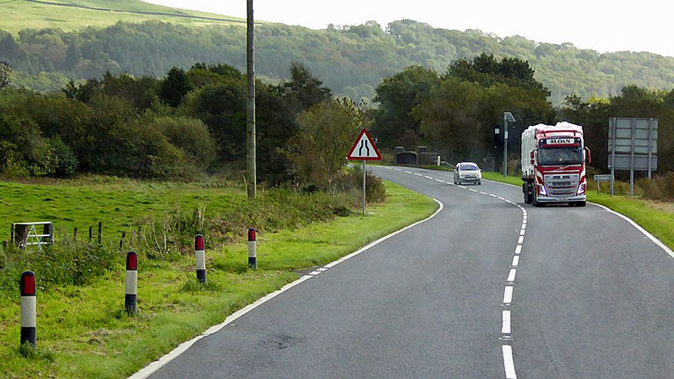 A75 shut at Palnure after serious crash BBC News