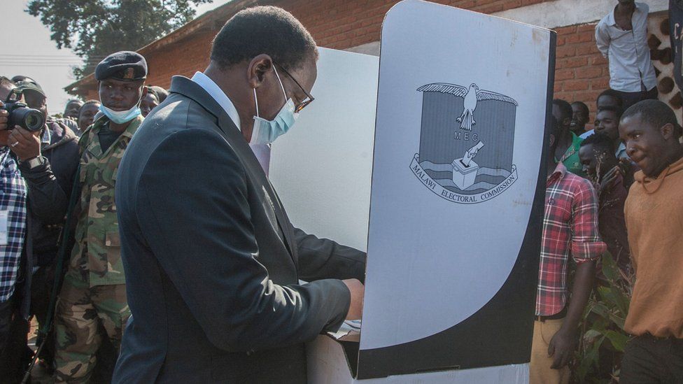 Lazarus Chakwera voting