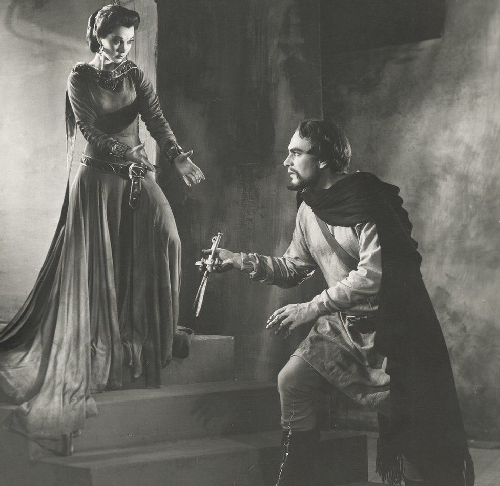 Vivien Leigh as Lady Macbeth asks for the daggers from Macbeth, played by Laurence Olivier in the RSC's memorable production in 1955