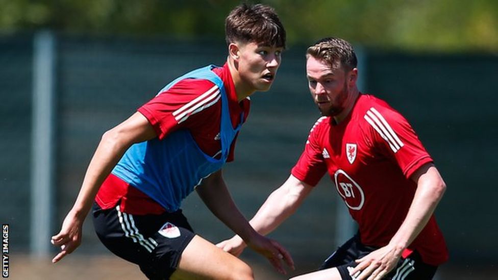 Rubin Colwill: Cardiff City youngster takes Wales call-up 'in his ...