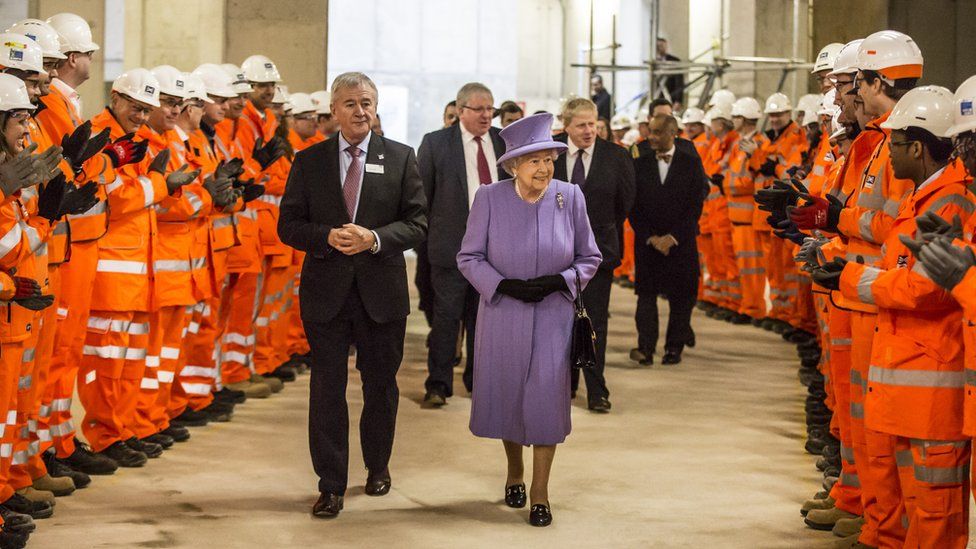 Sir Terry meets the Queen, during her visit to the site of Crossrail's new Bond Street station in 2016