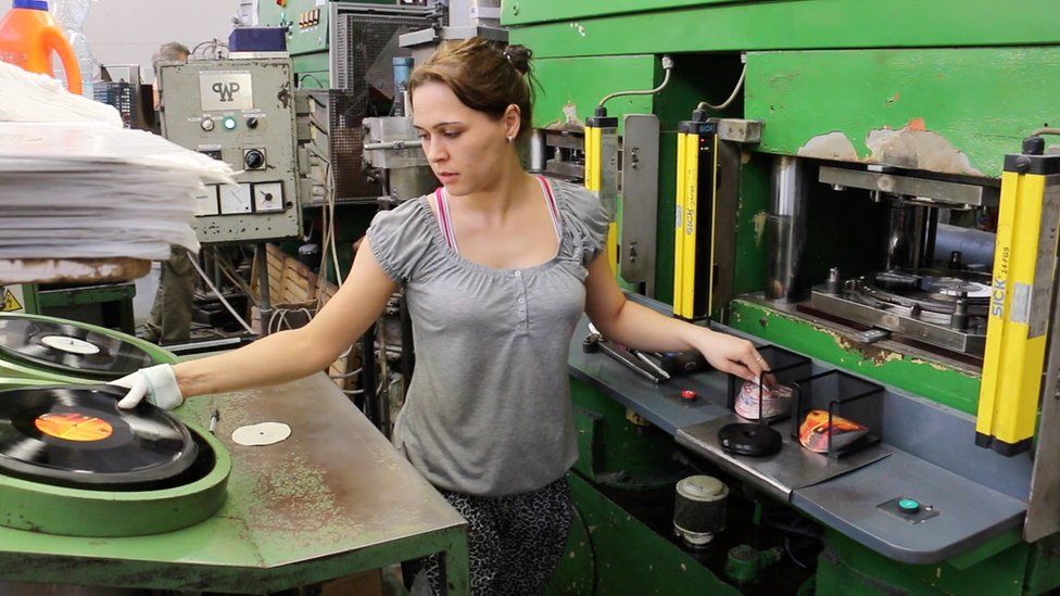 Record Store Day: This is what happens inside a vinyl factory - BBC ...