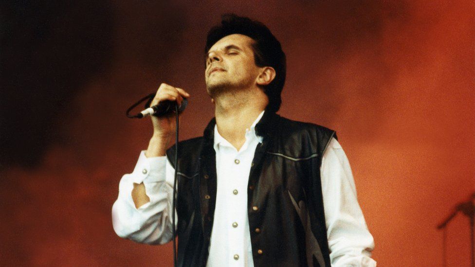 Donnie Munro of Runrig performs on stage in Finsbury Park in 1993
