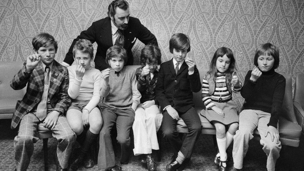 Berglas with young contestants in the Southern Regional Finals of the Daily Express's spoon bending contest in London