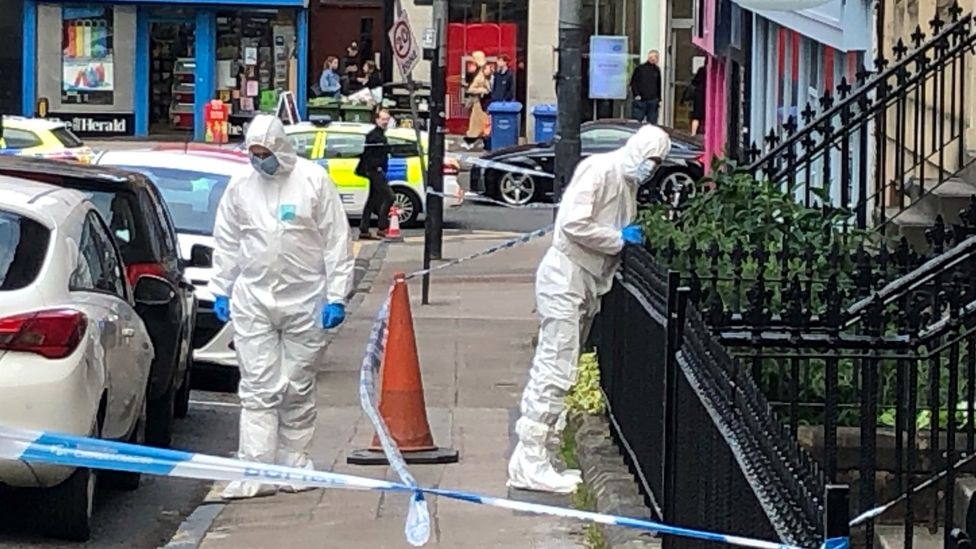 Man seriously injured in Glasgow street attack - BBC News