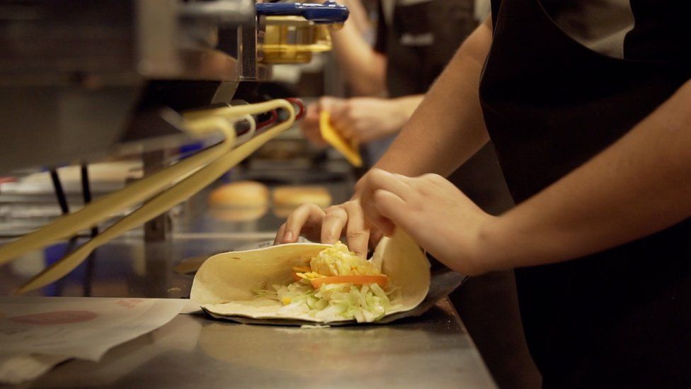 У вроцлавському McDonald's не уявляють роботи закладу без українців