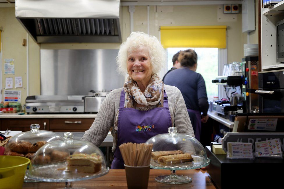 Linda Roberts, a volunteer at the Hardie Park Cafe