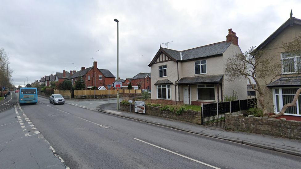 Gobowen Road, near the junction with Coppice Drive