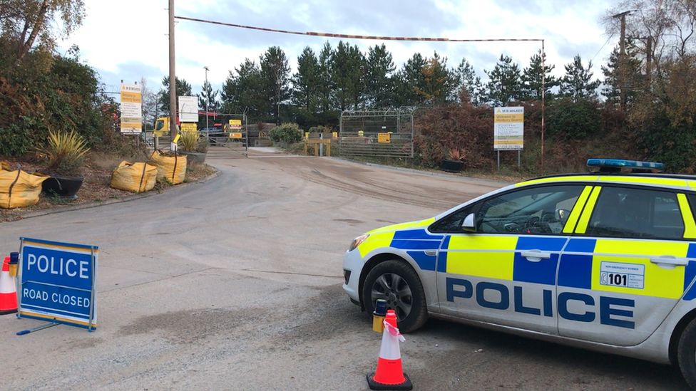 Corfe Mullen evacuations prompted by WW2 bomb find BBC News