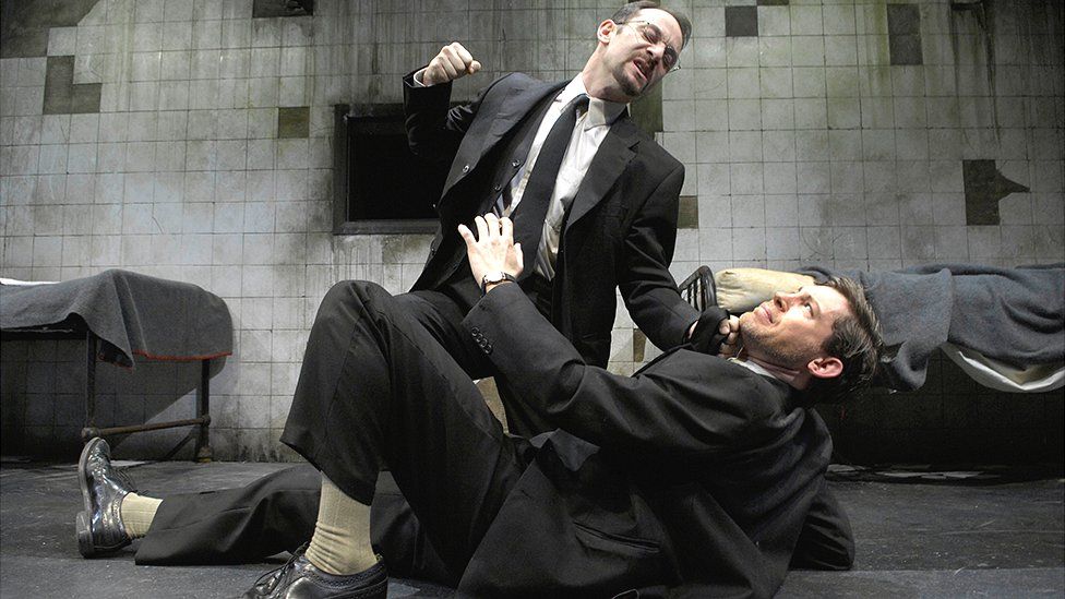 Lee Evans and Jason Isaacs starred in the West End revival of Harold Pinter's comedy of menace, The Dumb Waiter in 2007