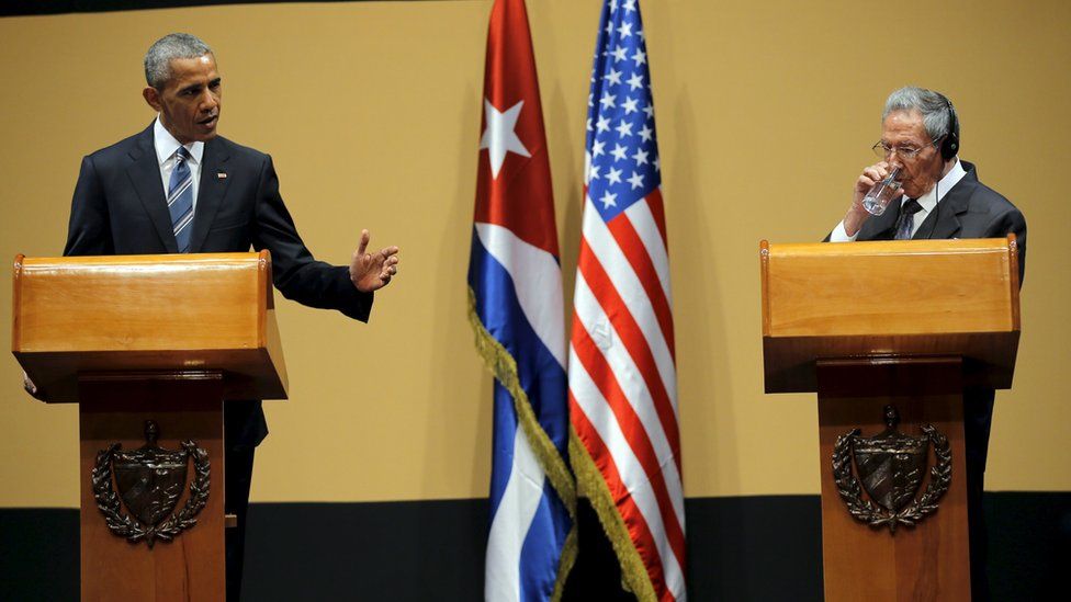 U.S. President Barack Obama and Cuban President Raul Castro attends a news conference as part of Obama"s three-day visit to Cuba, in Havana March 21, 2016.