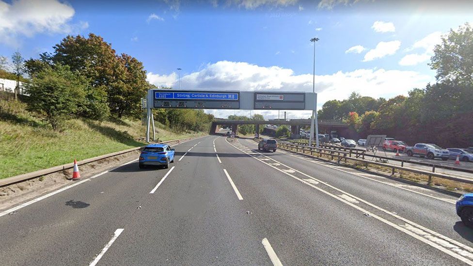 Pedestrian Hit By Car While Crossing M8 Motorway In Glasgow - BBC News