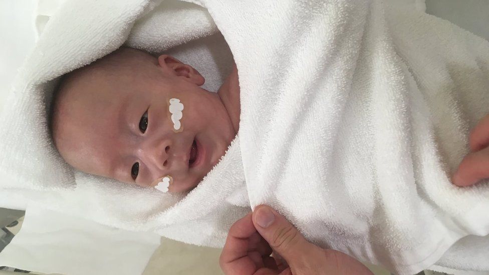 Tiniest Baby Boy Ever Sent Home Leaves Tokyo Hospital c News