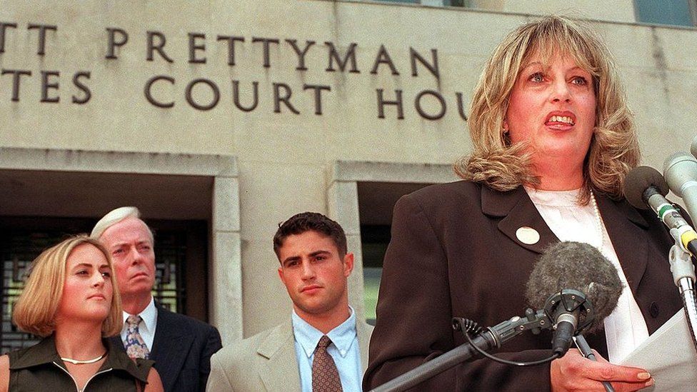 Linda Tripp Woman who revealed Clinton-Lewinsky scandal dies image