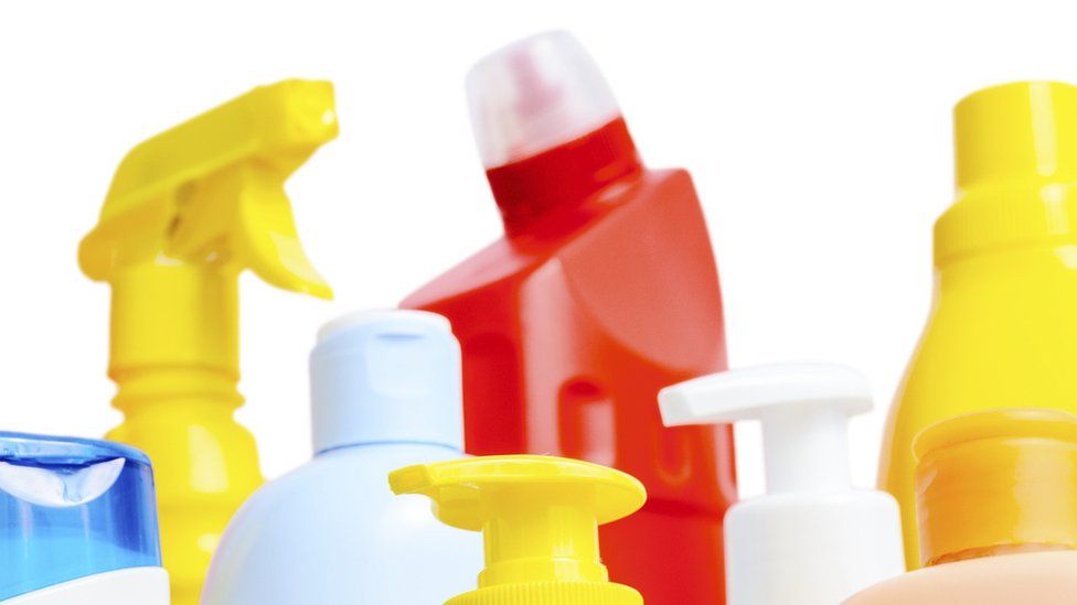 Cleaning products linked to poorer lung function - BBC News