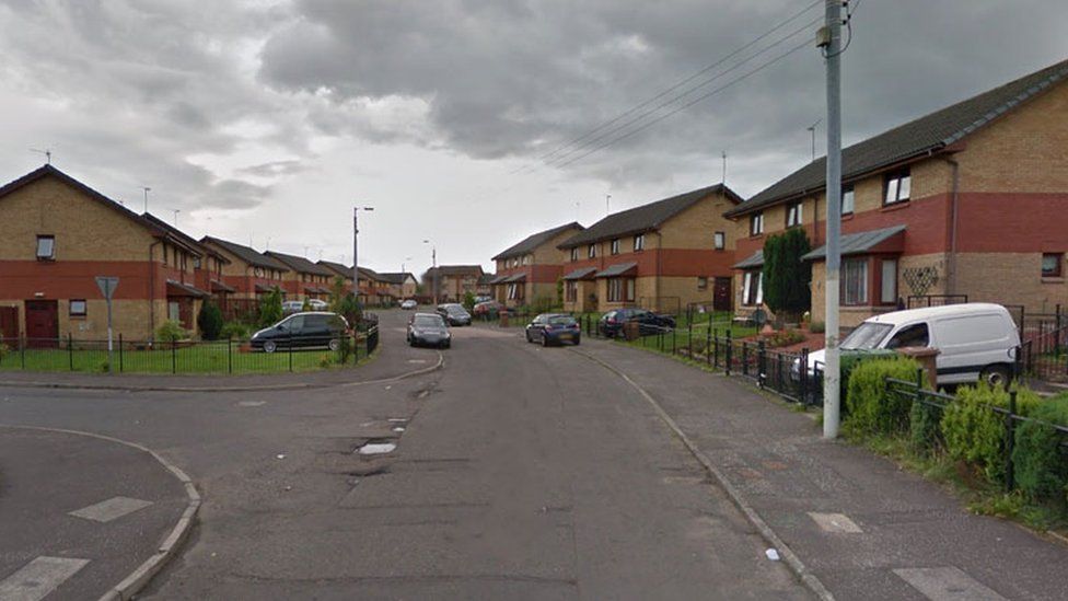 Appeal over car seen at scene of Drumchapel shooting - BBC News