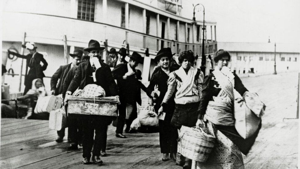 Immigrants arriving from Europe in1920