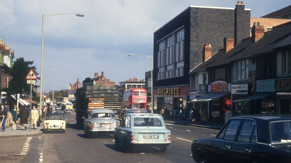 Hundreds of hidden Birmingham photos found - BBC News