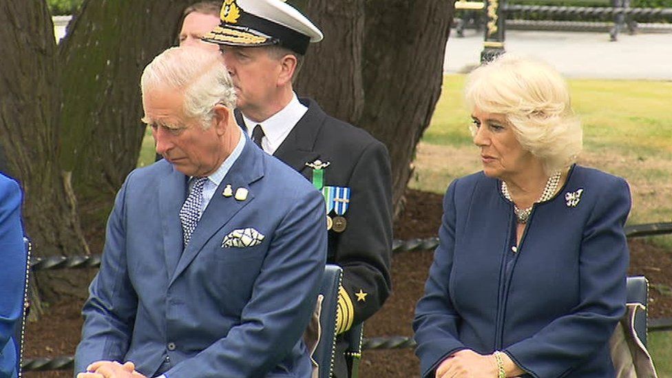 Prince Charles Honours Irish Dead At Glasnevin Cemetery Bbc News