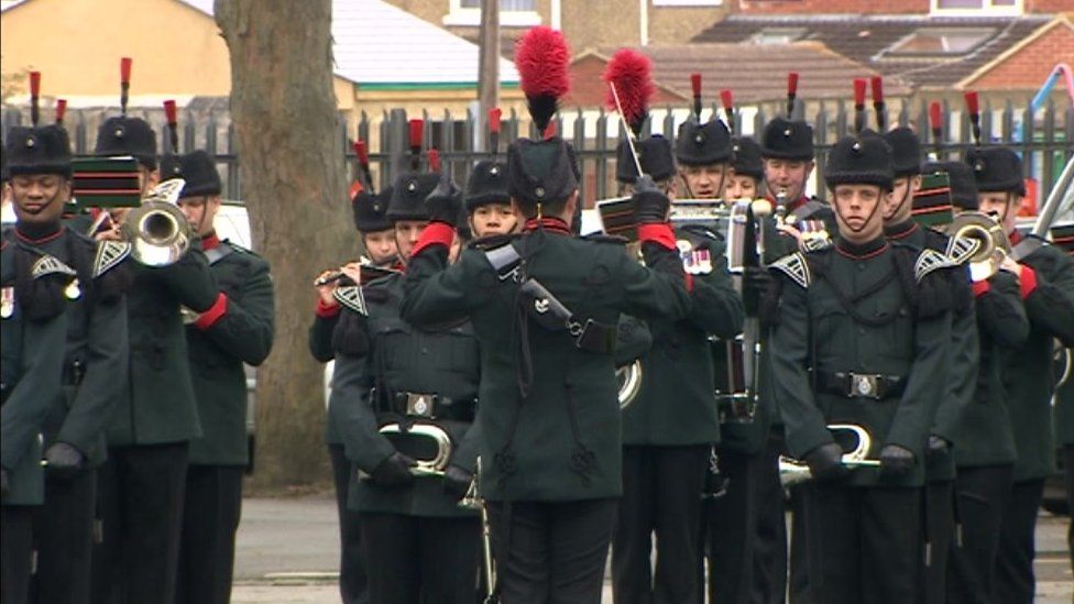Rifles march through Swindon in Freedom of the Borough parade BBC News