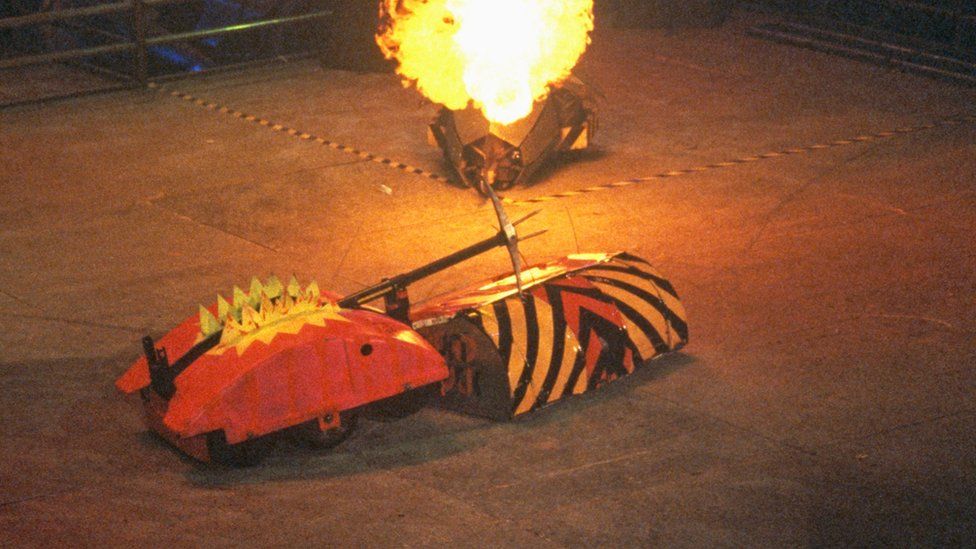 Killertron and Roadblock battling in the first series of Robot Wars