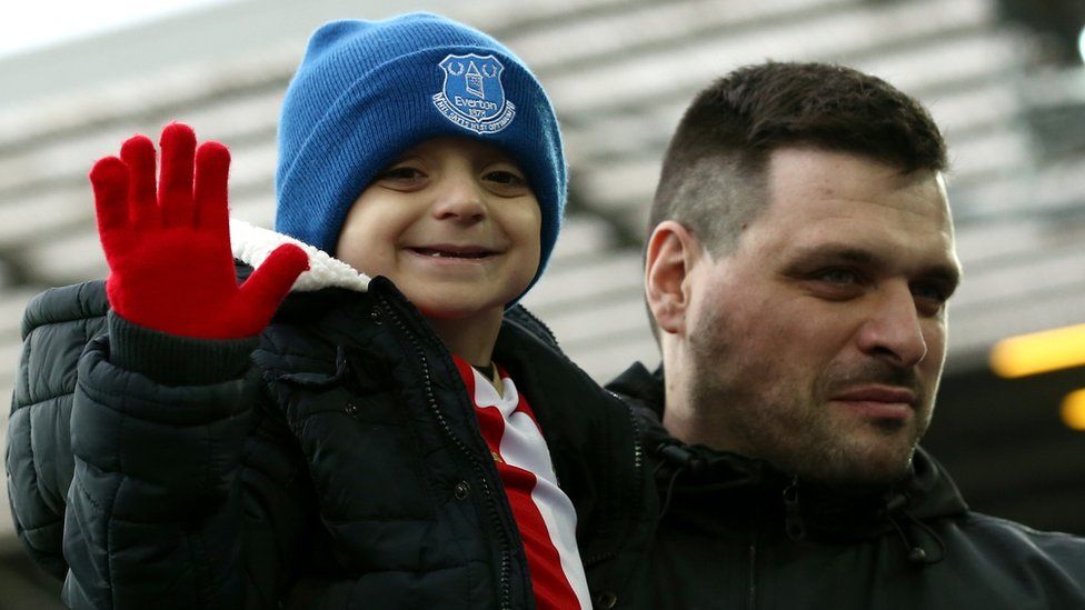 Bradley Lowery with his father Carl