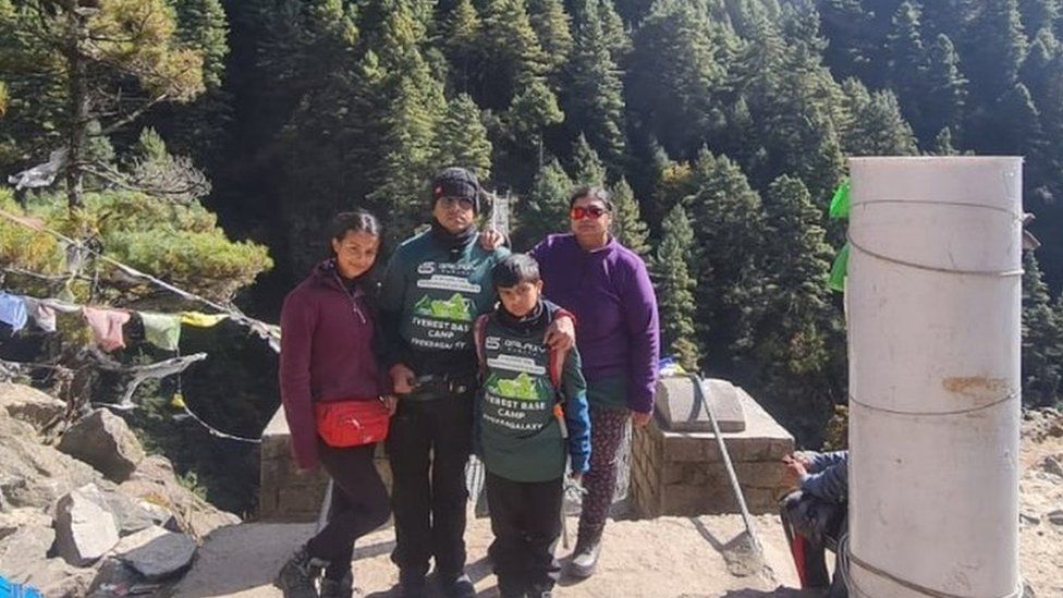 Family on route to Everest base camp