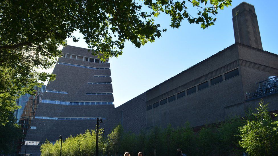 Exterior of the Tate Modern gallery with extension