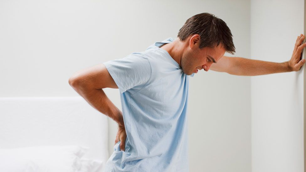 problema de espalda relacionado con dolor cerca de la ingle
