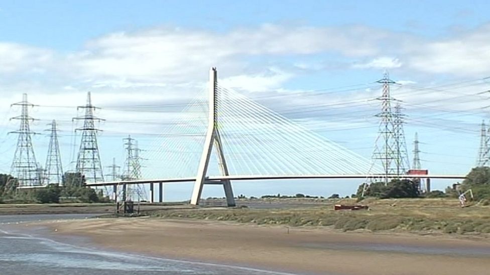 Flintshire Bridge shuts for 'essential' cable work BBC News