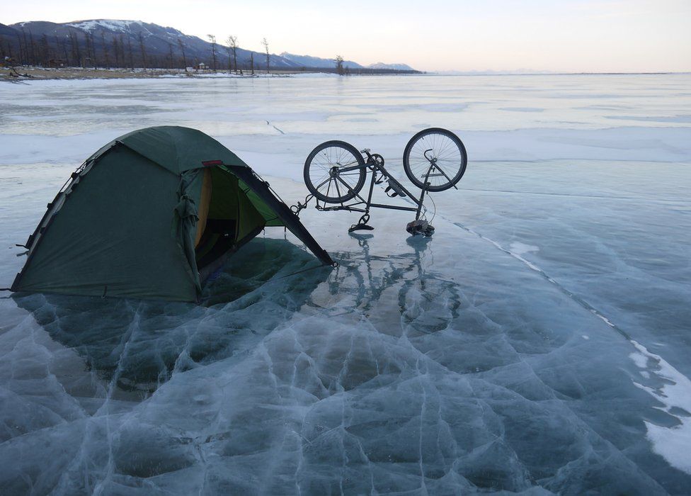 Fabes's tent and bike on the ice