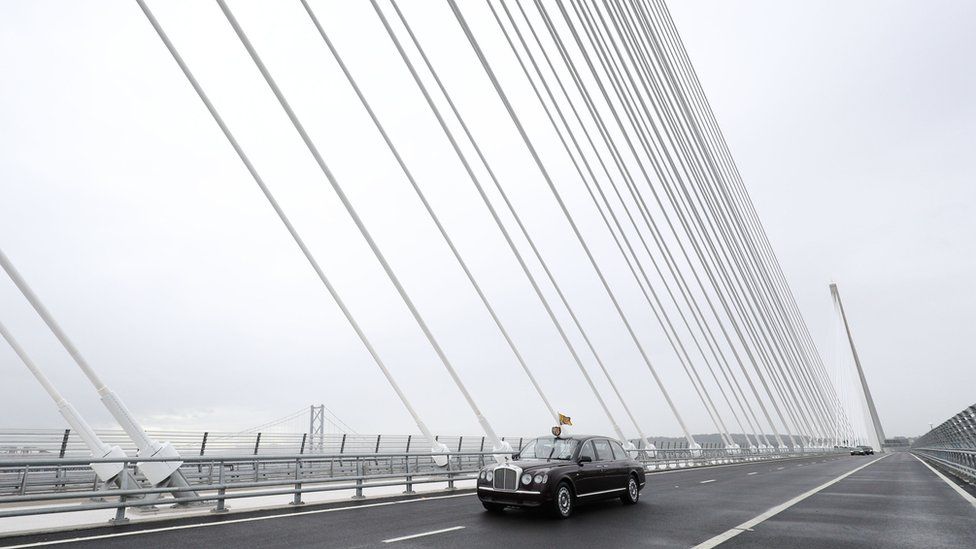 In Pictures: The Queen Opens Queensferry Crossing - BBC News