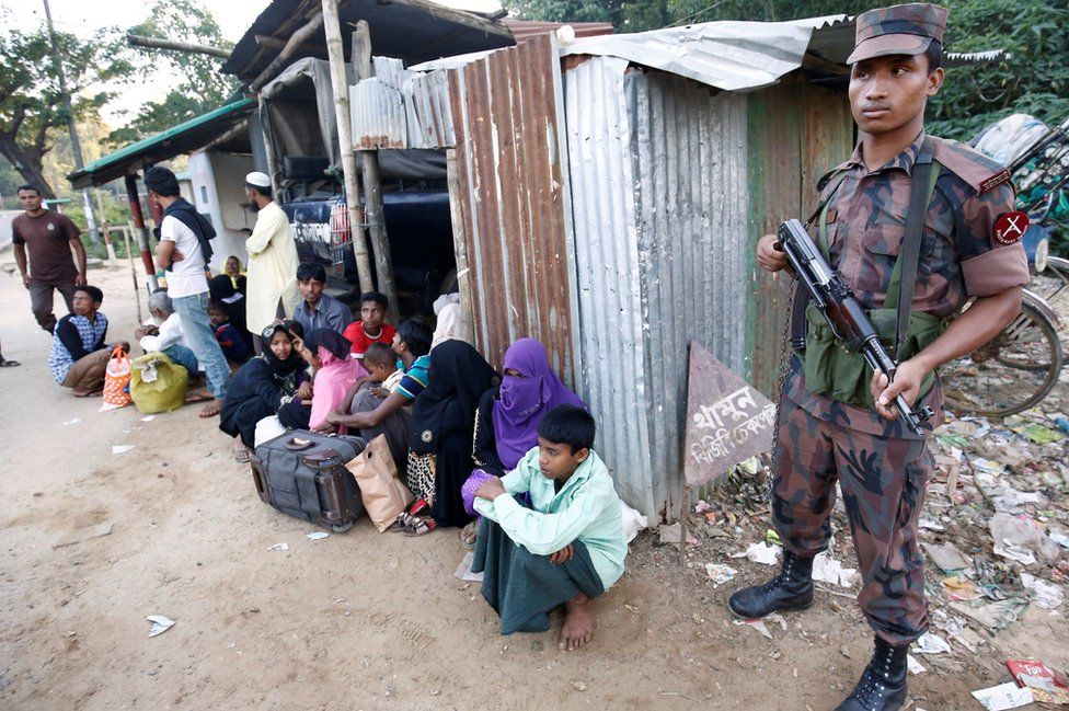 Bangladesh presses Myanmar as Rohingya flee across border - BBC News