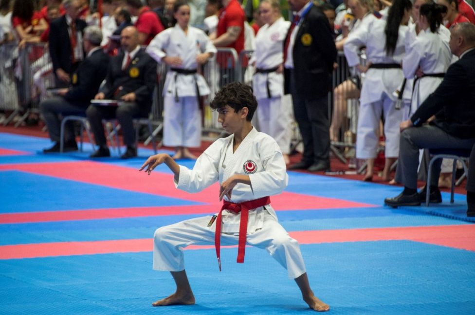 In pictures: International karate tournament back in Dundee - BBC News