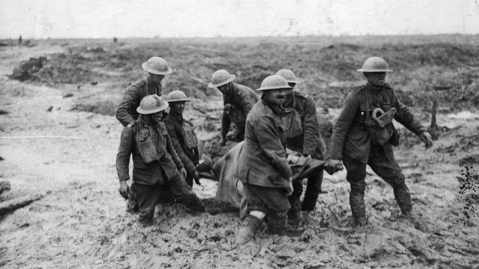 Soldiers in the mud at the battle of Passchendaele
