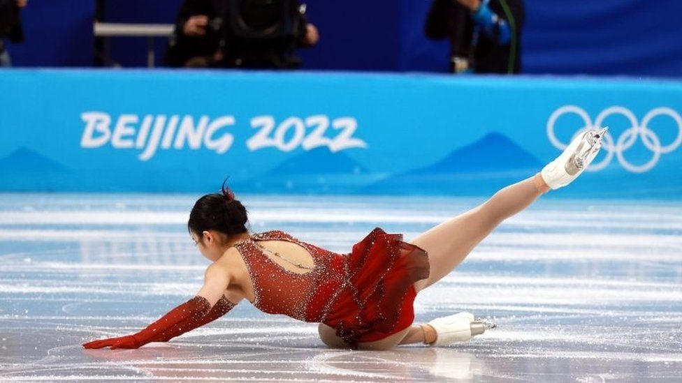 Zhu Yi falling during her single women's free skate during the team event