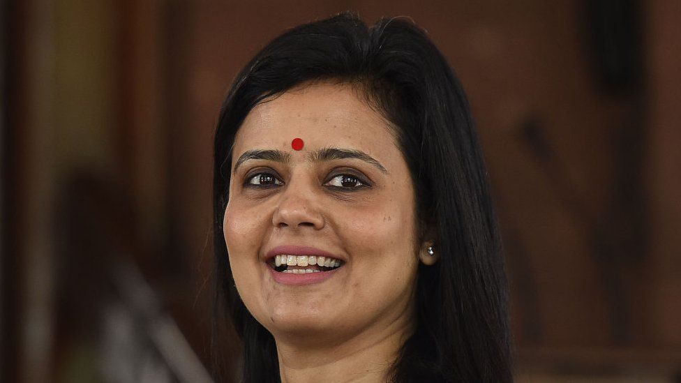 Mahua Moitra: The firebrand Indian MP in 'cash-for-query' scandal - BBC News